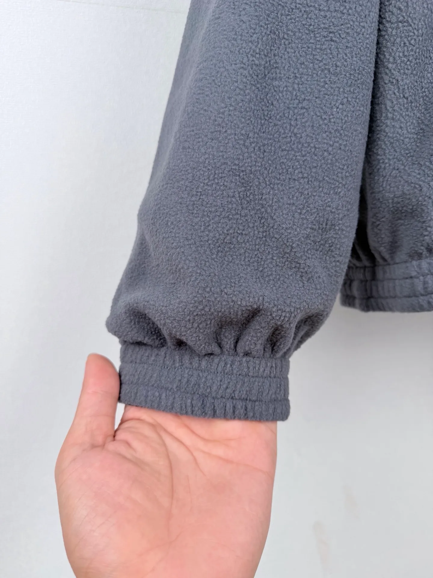 BALENCIAGA/ Balenciaga 26SS cursive embroidered fleece reversible jacket Authentic 21000 purchased and developed, 100% nylon woven fabric, custom dyed 100% polyester fiber plush cloth, imported embroidery, fabric enzyme washing, customized 1:1 zipper, customized 1:1 trademark, fitted version Size: S M L XL